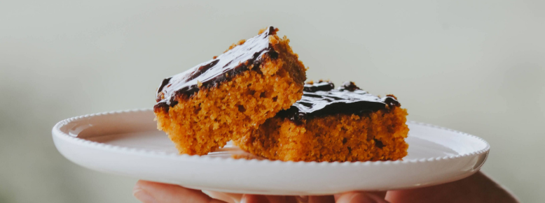 Bolo de Cenoura com Cobertura de Chocolate